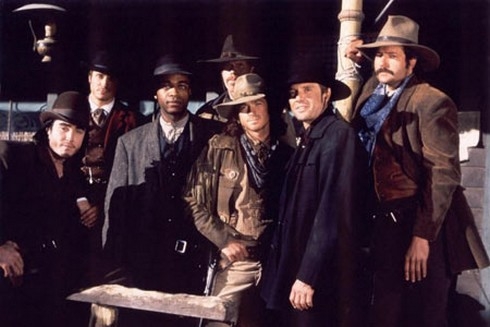the magnificent seven,les 7 mercenaires,western,ron pearlman,eric close,michael biehn,laurie holden,histoire des séries américaines,walking dead,now and again,without a trace,hellboy,sons of anarchy